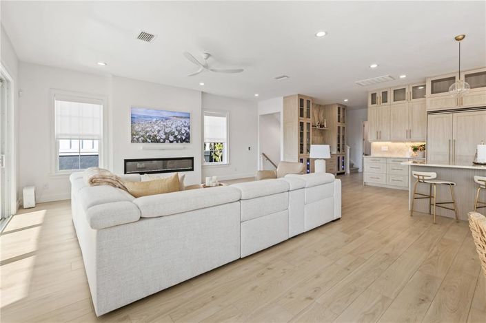 Image No.17-5 Bed Property for sale