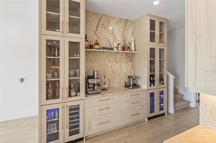 Image No.19-5 Bed Property for sale