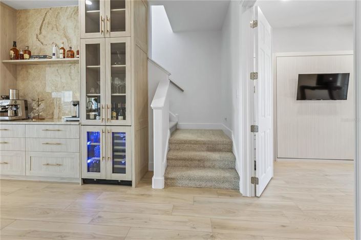 Image No.20-5 Bed Property for sale