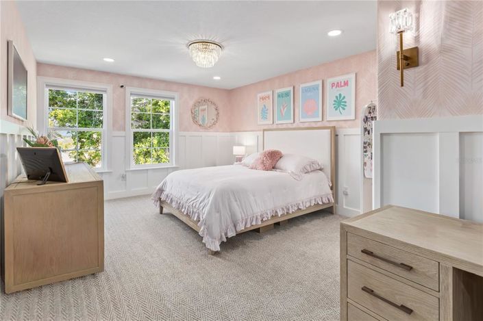 Image No.27-5 Bed Property for sale