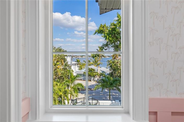 Image No.30-5 Bed Property for sale