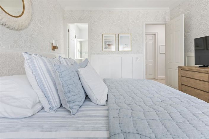 Image No.33-5 Bed Property for sale