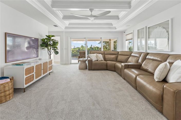 Image No.37-5 Bed Property for sale