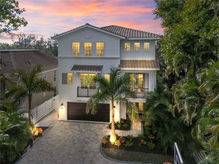 Image No.4-5 Bed Property for sale