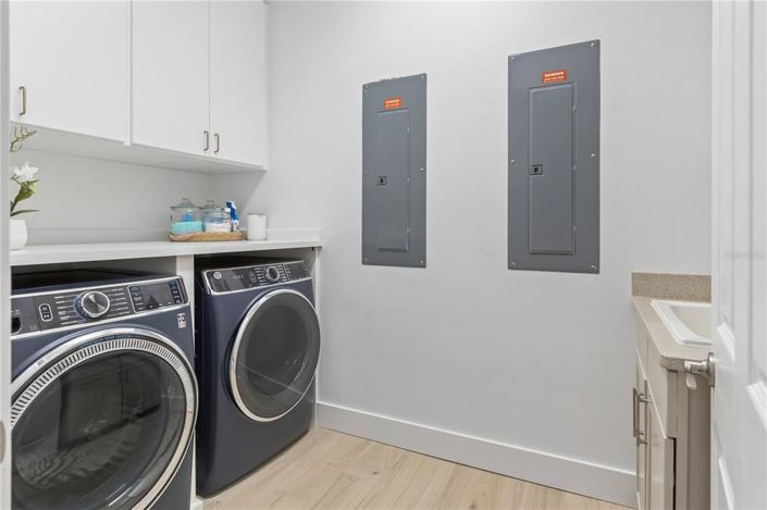 Image No.40-5 Bed Property for sale