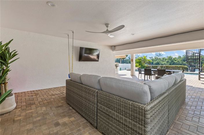 Image No.41-5 Bed Property for sale