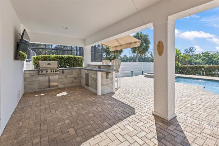 Image No.43-5 Bed Property for sale