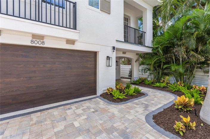 Image No.47-5 Bed Property for sale