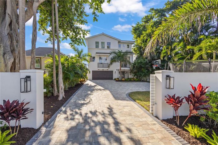 Image No.48-5 Bed Property for sale