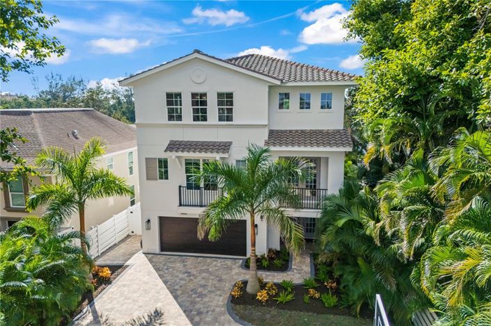 Image No.50-5 Bed Property for sale