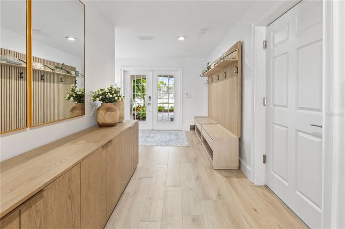 Image No.8-5 Bed Property for sale