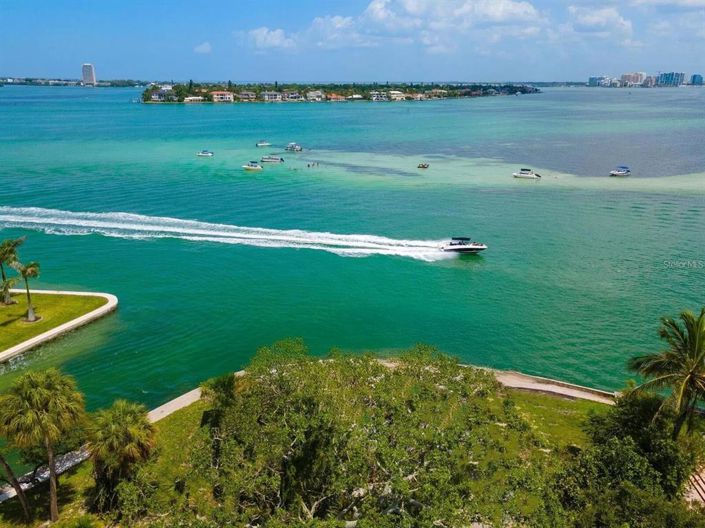 Image No.11-5 Bed Property for sale