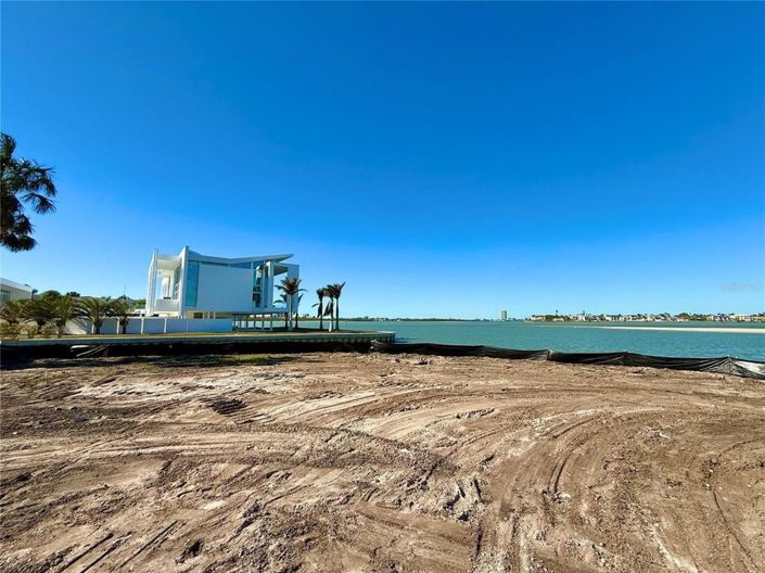 Image No.14-5 Bed Property for sale