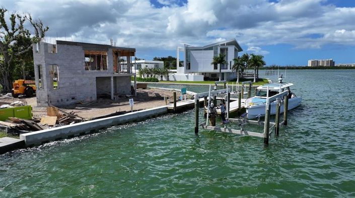 Image No.28-5 Bed Property for sale