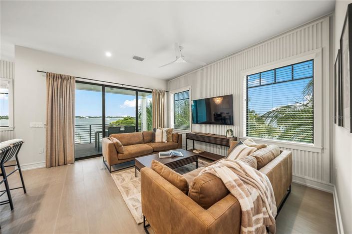 Image No.11-5 Bed Property for sale