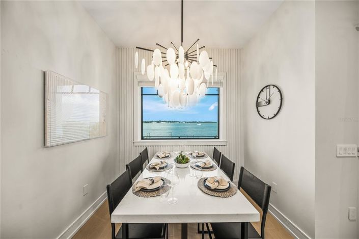 Image No.14-5 Bed Property for sale