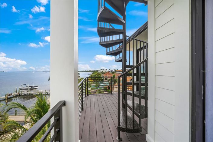 Image No.16-5 Bed Property for sale