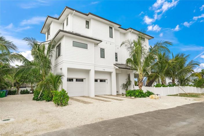 Image No.56-5 Bed Property for sale