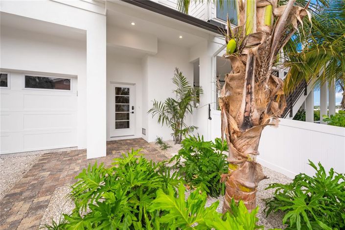 Image No.58-5 Bed Property for sale