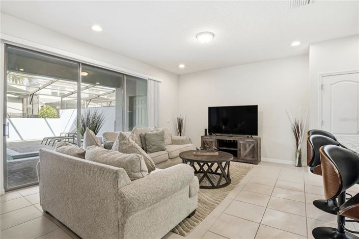 Image No.18-5 Bed Townhouse for sale