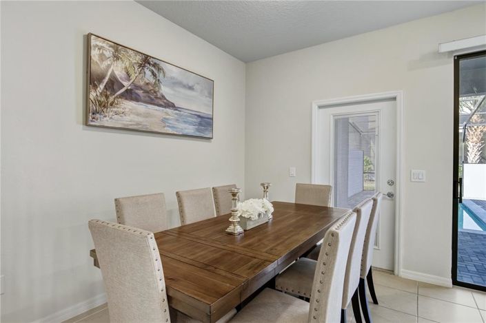 Image No.22-5 Bed Townhouse for sale