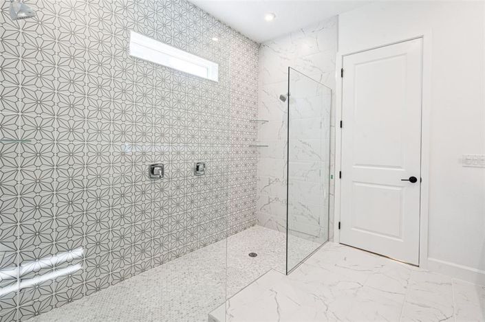 Image No.14-3 Bed Property for sale