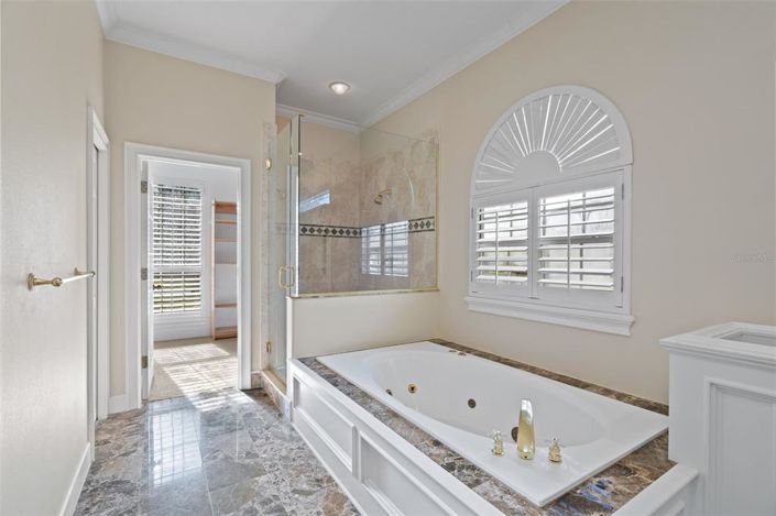 Image No.22-5 Bed Property for sale