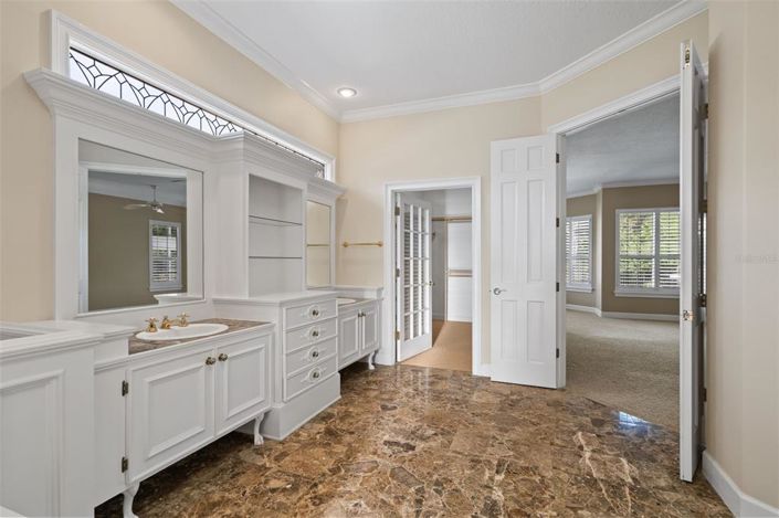 Image No.23-5 Bed Property for sale