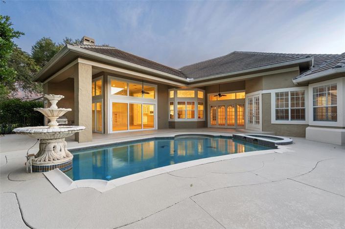 Image No.37-5 Bed Property for sale