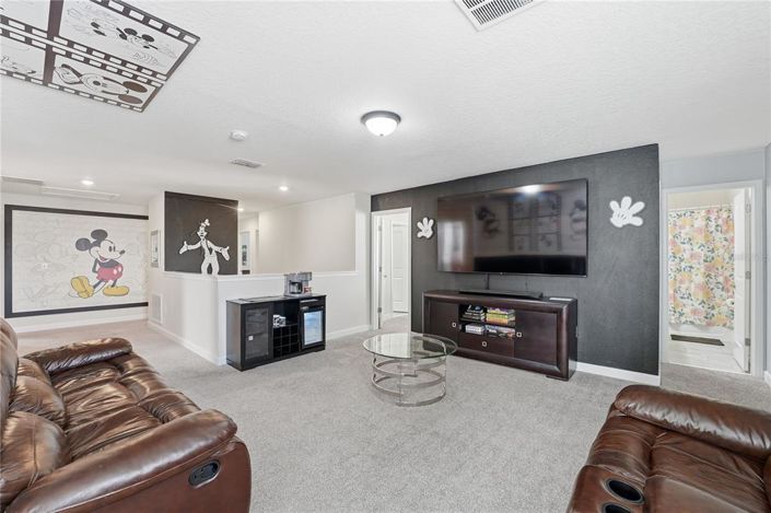 Image No.28-8 Bed Property for sale