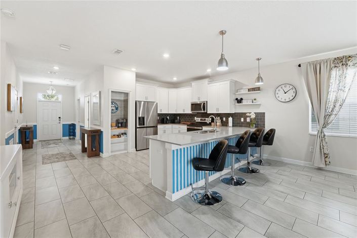 Image No.9-8 Bed Property for sale