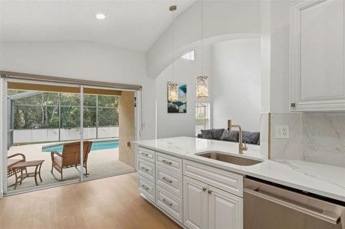 Image No.18-5 Bed Property for sale