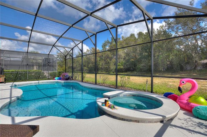 Image No.17-10 Bed Property for sale