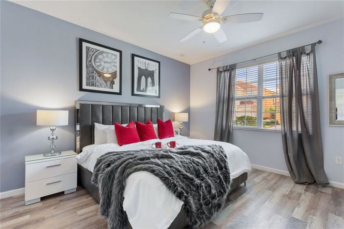 Image No.22-10 Bed Property for sale