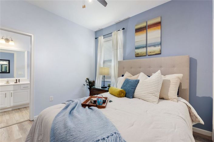 Image No.30-10 Bed Property for sale