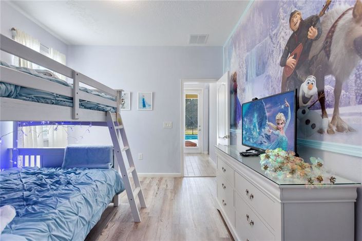 Image No.33-10 Bed Property for sale