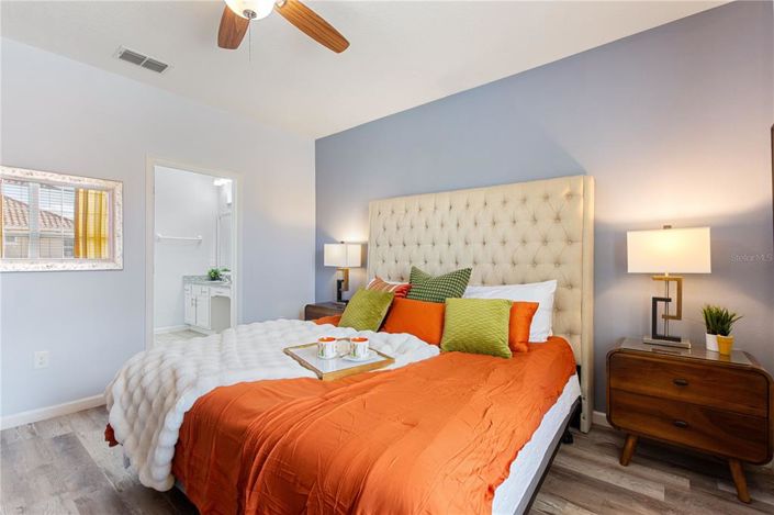 Image No.36-10 Bed Property for sale