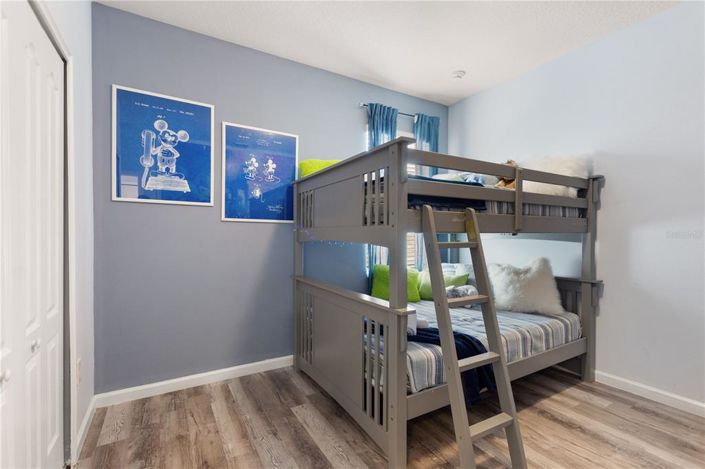 Image No.60-10 Bed Property for sale