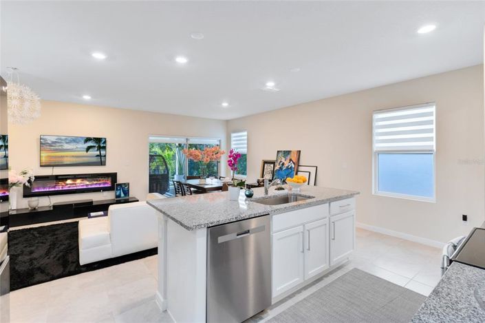 Image No.4-4 Bed Property for sale