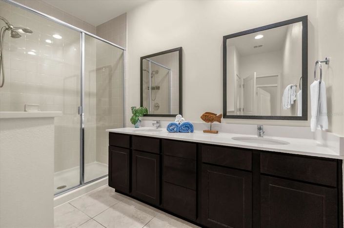 Image No.16-2 Bed Townhouse for sale