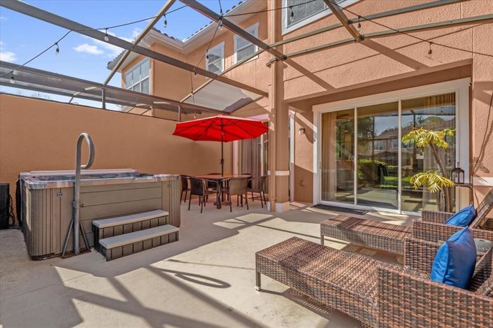 Image No.18-2 Bed Townhouse for sale