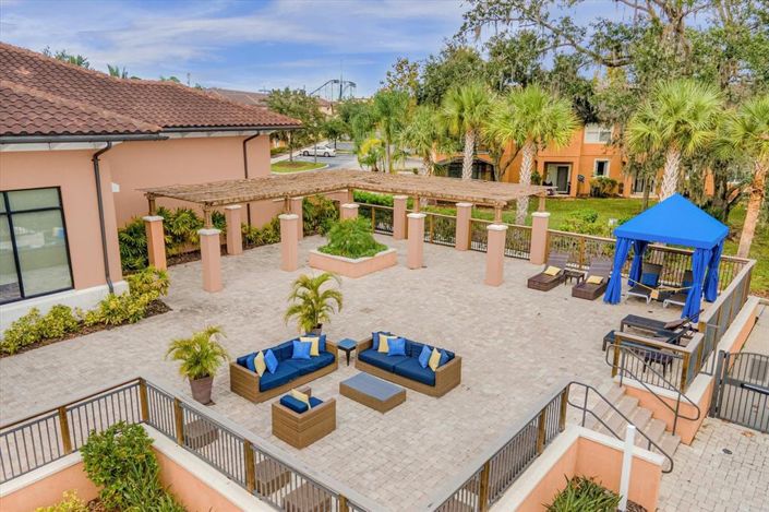 Image No.32-2 Bed Townhouse for sale