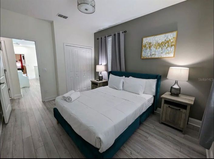 Image No.12-5 Bed Townhouse for sale