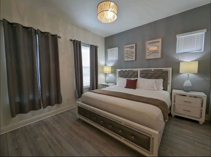 Image No.17-5 Bed Townhouse for sale