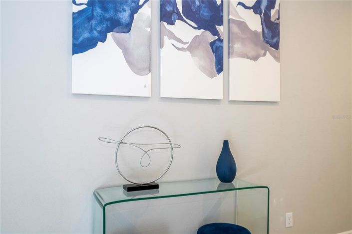 Image No.10-6 Bed Property for sale