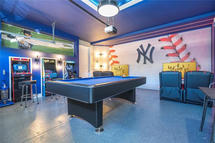 Image No.18-6 Bed Property for sale