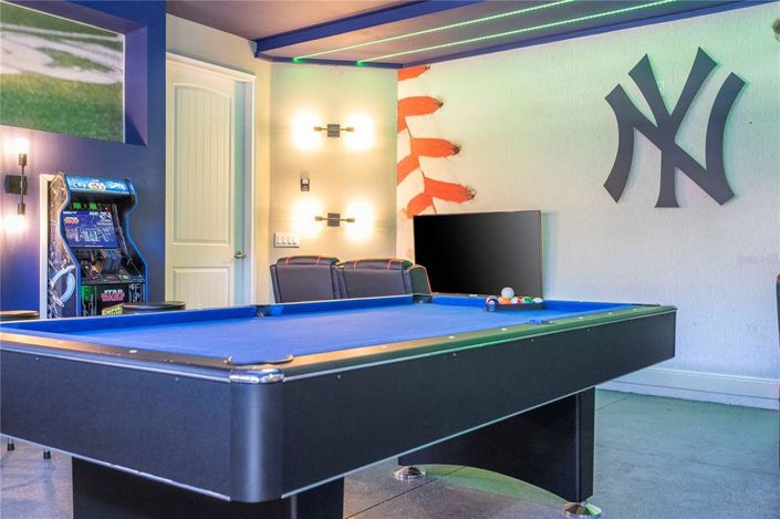 Image No.19-6 Bed Property for sale