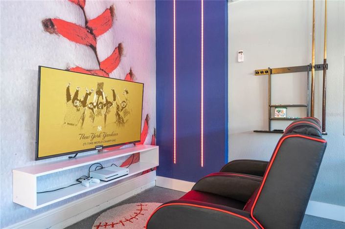 Image No.21-6 Bed Property for sale