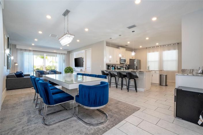 Image No.23-6 Bed Property for sale