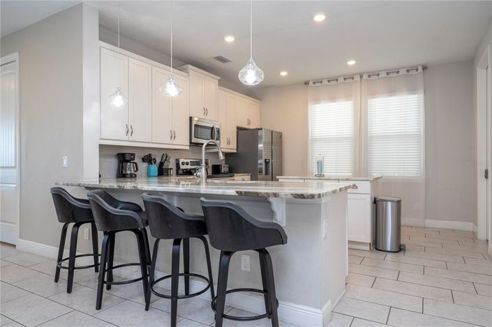 Image No.24-6 Bed Property for sale